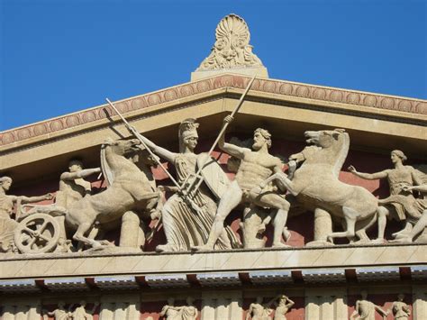 But, according to the British newspaper, Athens is determined to obtain the complete return and full ownership of its national treasures: a 75-meter frieze detached from the Parthenon, as well as .... 