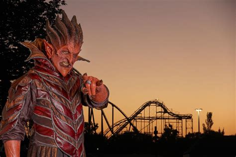Frightfest six flags. 