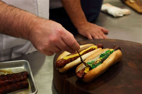 From neon hot dogs to wagyu beef, Chicago-based Levy cooks up Vegas-style menu for Super Bowl at Allegiant Stadium
