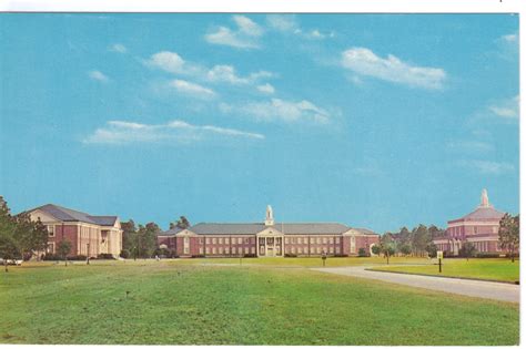 From the University ArchivesThis Week in UNCW History Classes begin