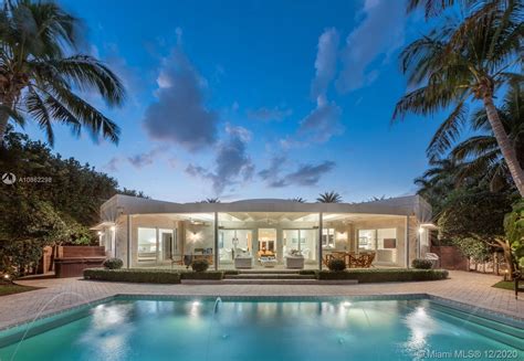 Front Porch - Miami Beach, FL Homes for Sale Redfin