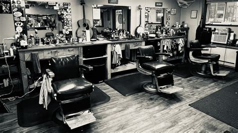  About. NIKKI THE BARBER, located inside The Clip Joint & Co.! Specializing in Short Haircuts & Facial Hair. Walk in hours Tuesday through Friday 9:00am - 4:30pm First come, First served! Saturdays by appointment. Early morning appointments available by request. Closed Sundays and Mondays. 