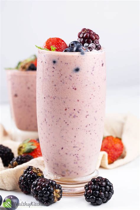 Frozen fruit smoothie. Here are the steps for making the perfect frozen fruit smoothie in a traditional blender: Pour in liquid. It doesn’t really matter when you add this in since it will inevitably sink towards the blade. Add yogurt. … 