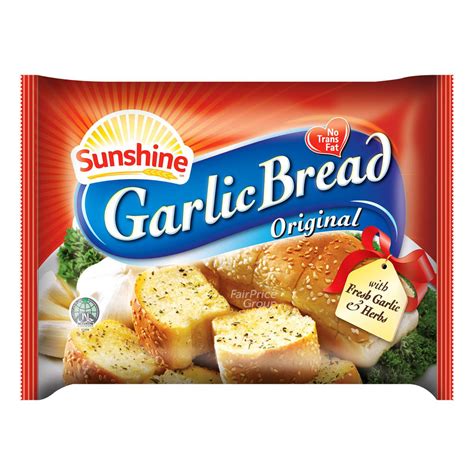 Frozen garlic bread. PREHEAT oven to 425 degrees F. 2. ARRANGE desired number of frozen bread slices flat on an ungreased oven tray. 3. PLACE tray in oven. Bake 4 to 5 minutes or until heated through. 4. To brown on both sides, turn slices over after 2 minutes. *For crispier crust: After baking, broil 30 seconds or until golden brown. 