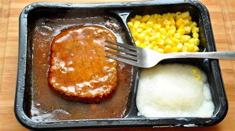 Frozen tv dinners. May 29, 2023 · PER 1 SERVING: 410 calories, 10 g fat, 1.5 g saturated fat, 760 mg sodium, 68 g carbs, 3 g fiber, 23 g sugar, 12 g protein. "My favorite frozen meal is Amy's Pad Thai with 410 calories and 13 grams of protein," says Lori A Stevens RD, LDN. This single-serve frozen dinner is plant-based, gluten-free (using rice noodles), and dairy-free. 
