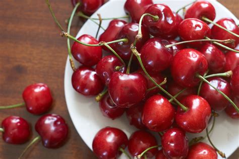 Fruits That Look Like Cherries - TheSuperHealthyFood