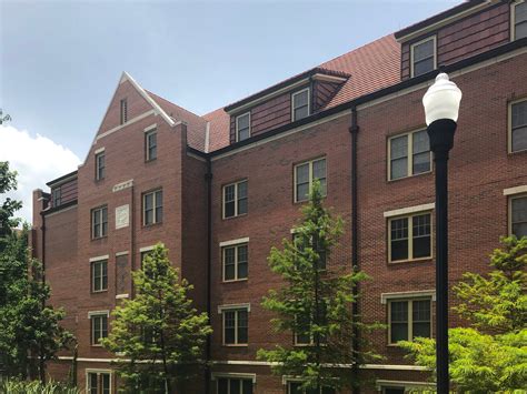 Fsu dorms ranked. Florida State University continued its impressive run as a Top 20 national public university and was also recognized as one of the country's best values in the latest U.S. News & World Report rankings.. FSU reaffirmed its place in the Top 20 among public universities for the third consecutive year, retaining its No. 19 spot. 