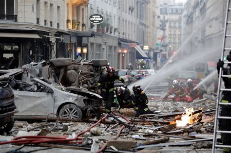 Fuerte explosión en edificio de París provoca incendio, deja 4 heridos