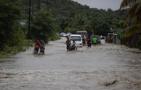 Fuertes lluvias dejan un desaparecido y más de 1,000 desplazados en República Dominicana