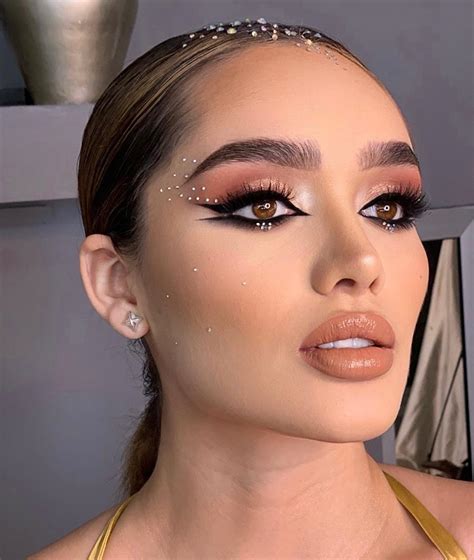 Full Glam Makeup Looks