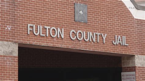 Fulton county jail phone number.  Fulton County Jail (FCJ), commanded by ...