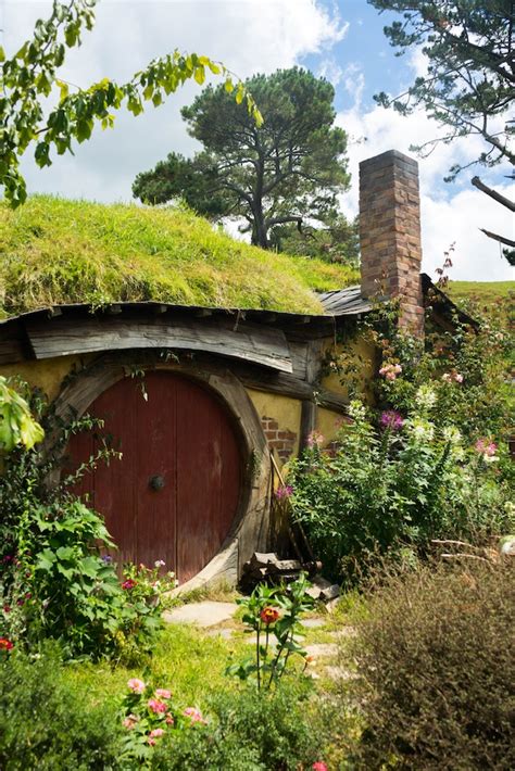 Fun DIY Projects For Everyone Basic Guide on Building Your Own Hobbit