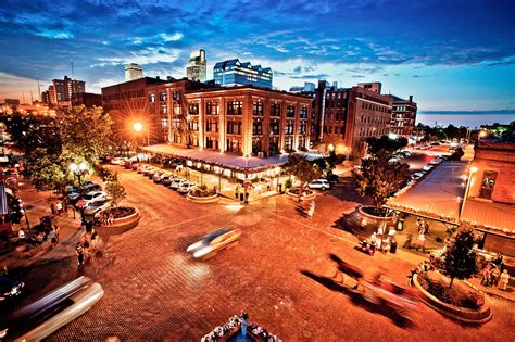 Fun places to visit in omaha nebraska. 5. Omaha’s Old Market. Omaha’s Old Market is a historic district that’s filled with shops, restaurants, and galleries. The area is known for its brick-paved streets, old-fashioned … 