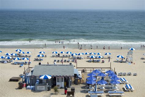 Fun things in long island ny. If saltwater isn’t your favorite, there are also public pools and other great outdoor events. Many fruits and vegetables ripen during the warmer months as well, and you can even visit a few ... 