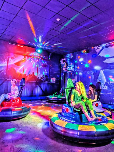 Fundimension. FunDimension’s arcade is more than just a gaming hub – it’s a place where memories are made. Share laughs with friends over a spirited game, bond with family as you team up for cooperative challenges, or simply lose yourself in the immersive world of arcade gaming. 