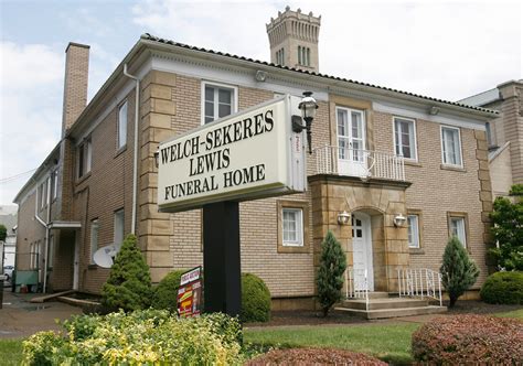 Funeral homes in canton mi.  For information about upcoming services, t...