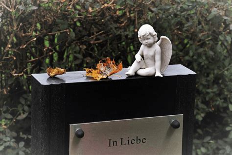 Funeral homes in irondequoit ny.  Roides.  Graduate of Simmons Institute of Fun...