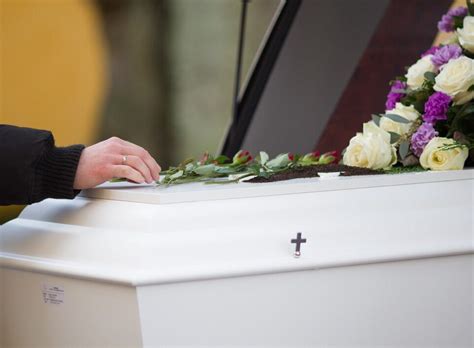 Funeral homes in wayne nj.  Dear s&hellip; Feb 3, 2022 · Vander May Wayne Colonial Funeral H...