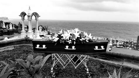 Funerals hamilton.  Whether you are experiencing grief for the first tim...