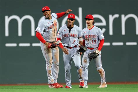Furious rally falls short as Red Sox doomed by early miscues in 9-8 loss to Reds