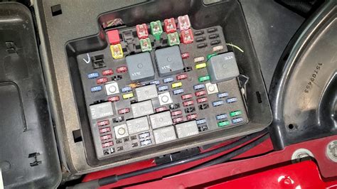 Fuse box 2004 chevy silverado. Things To Know About Fuse box 2004 chevy silverado. 