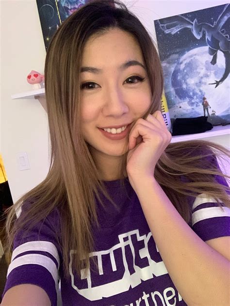 The 29-year-old streamer from the San Francisco Bay Area pointed out Sykkuno's Fall Guys skin, which was of a yellow colored. . Fuslie