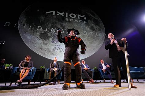 Future NASA moonwalkers will sport sleeker suits
