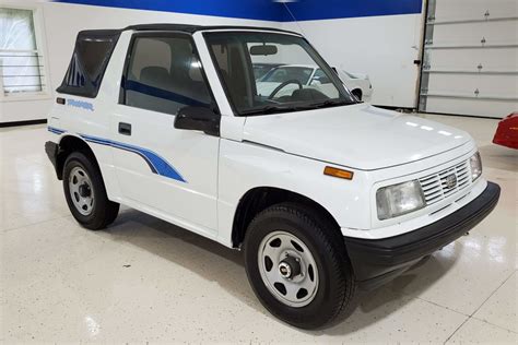  Cost to Drive Cost to drive estimates for the 1997 Geo Tracker 2dr SUV 4WD w/Soft Top and comparison vehicles are based on 15,000 miles per year (with a mix of 55% city and 45% highway driving ... . 