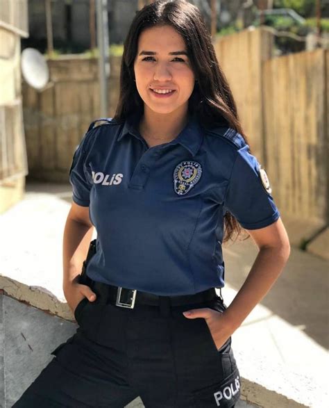 Güzel bayan polis resmi