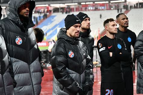 Galerie Foto Imagini de la finalul meciului FCSB - Digi Sport - balustradellc