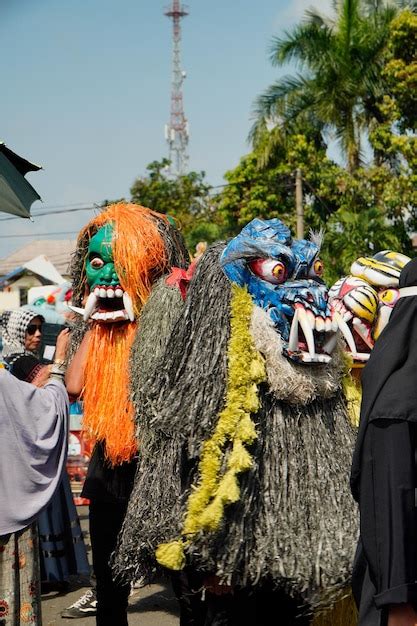 Galuh - Guru ilmu komputer dasar - 100000 Rp / jam - coolestguyplanet.net