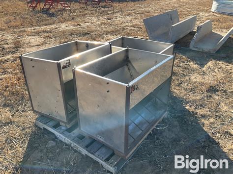 Galvanized Hog Feeders - PRIDE OF THE FARM - balustradellc
