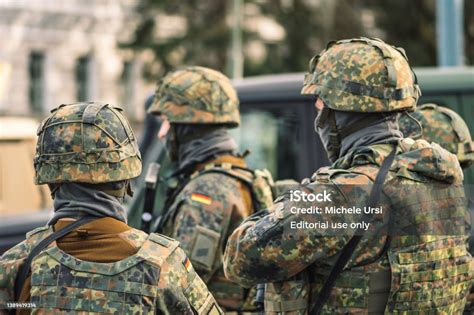 Gambar Helm Militer, Stok Foto, dan Background - Pngtree - balustradellc