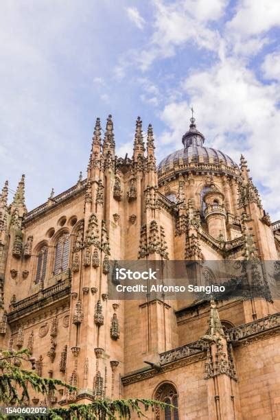 Gambar tanpa royalti Gothic architecture spain - Shutterstock - balustradellc