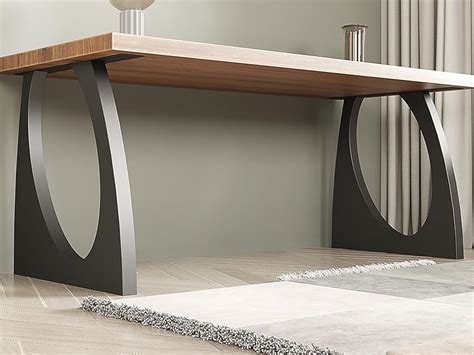 Gambar tanpa royalti Metal desk legs - Shutterstock - balustradellc