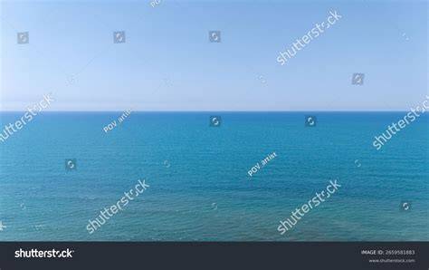 Gambar tanpa royalti Ocean confluence - Shutterstock - raincitystudios.com