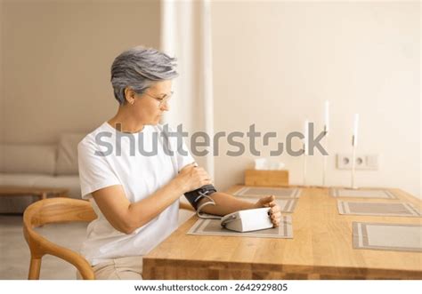 Gambar tanpa royalti Palm pressure technique - Shutterstock - balustradellc