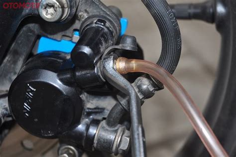 Ganti Minyak Rem Honda BeAT Gampang Banget, Tapi... - balustradellc