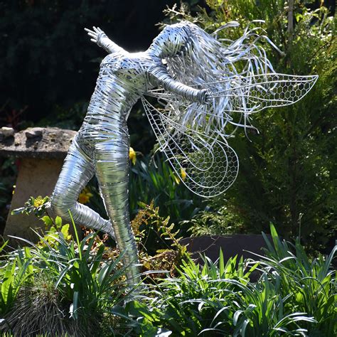 Garden Wire Sculpture - muktibox.com