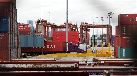 GDP unchanged for third straight month in October: Statistics Canada