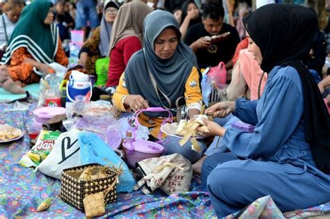 Gen Z Cemas Hadapi Pertanyaan Saat Lebaran, Ini ... - TIMES … - balustradellc