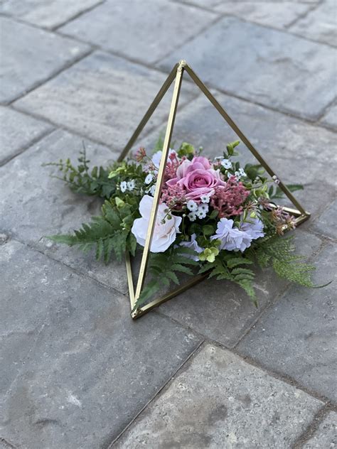 Geometric Centerpiece - Etsy - muktibox.com