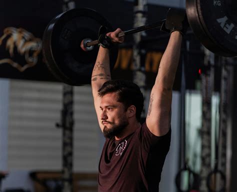 Gerakan Stabilkan Bahu untuk Latihan Aman - balustradellc