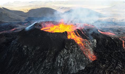 Giant volcanic eruptions affected Earth’s climate but were not ... - balustradellc