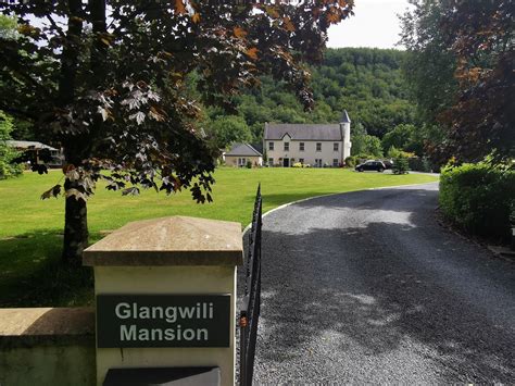 GLANGWILI MANSION - Prices & B&B Reviews (Llanllawddog, …