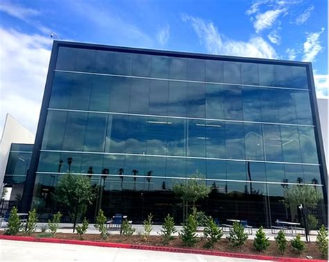 Glass Curtain Walls: Modern Form Meets High … - balustradellc