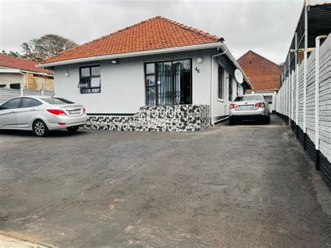 GM Lodge, { CityName} - Harga & Promo Terbaru 2026 - balustradellc