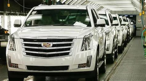 GM offers buyouts to most salaried workers