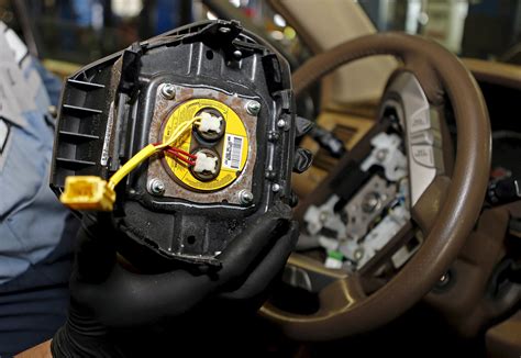 GM recalling hundreds of vehicles over potentially exploding Takata air bag inflators