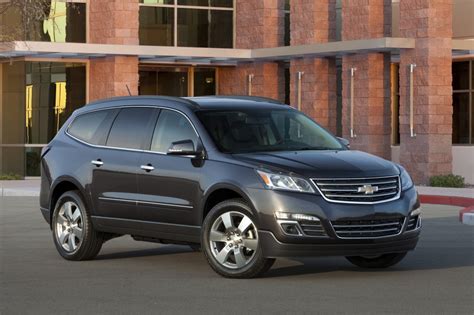 GM recalls nearly 1M SUVs for exploding airbag inflators